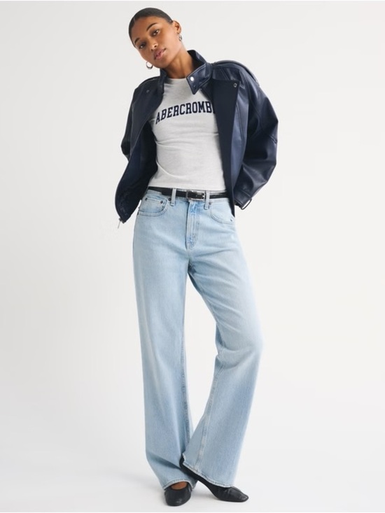 Abercrombie & Fitch Denim - Abercrombie & Fitch Curve Love High Rise 90s Relaxed Jean